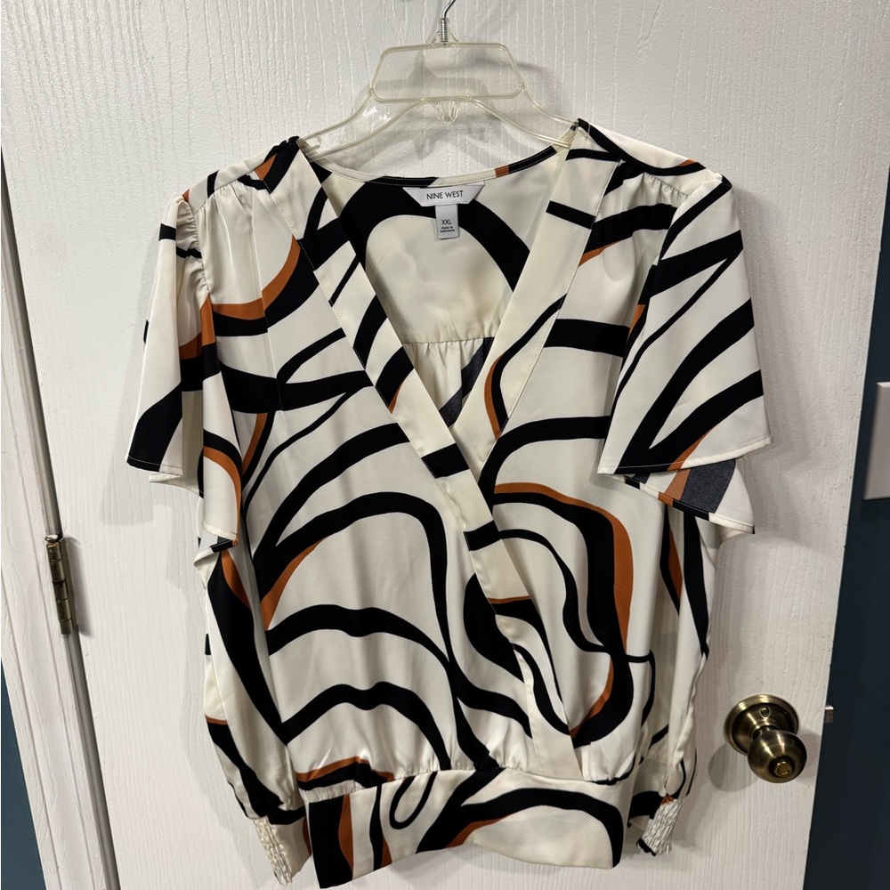 Nine West Women's Black and White Wrap Top